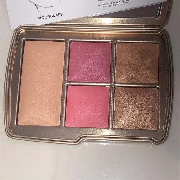 Hourglass Ambient Lighting Edit Universe Unlocked 5 Pan Face Palette 9.6g NIB - Picture 11 of 16